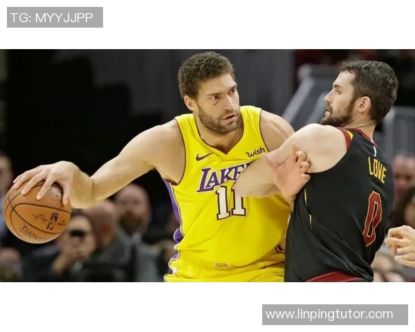 布鲁克洛佩斯：从NBA巨星到篮球战术的创新者与引领者