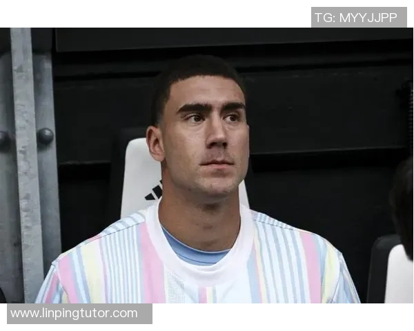 弗拉霍维奇：从新星崛起到足坛巨星的蜕变之路