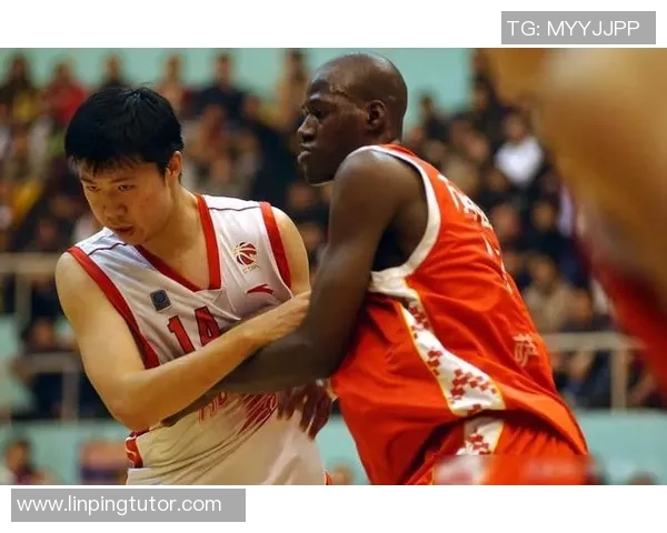 王治郅在扣篮大赛中的精彩表现与篮球传奇生涯的完美结合